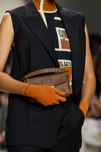 Look 92